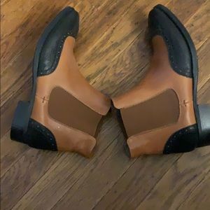 Women’s cowboy style short leather boots